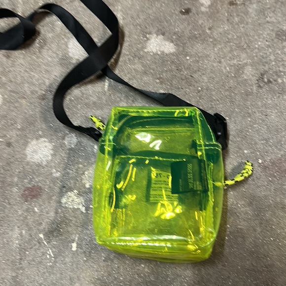 BDG UO 76 crossbody bag neon green - Picture 4 of 4